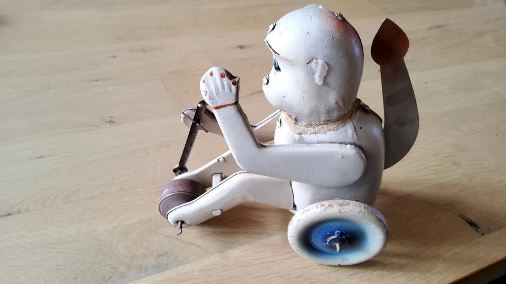 Antiek zeldzame Mechanische tin blikken AAP MET HOCKEYSTICK., Ophalen of Verzenden