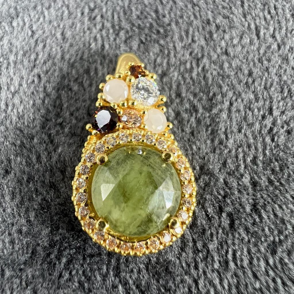 Gouden Hanger | 18k | 4g | rond Vesuvianiet | 388028, Sieraden, Tassen en Uiterlijk, Kettinghangers, Gebruikt, Overige voorstellingen