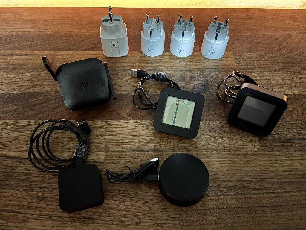 4x Smart Plugs / 2x Smart Thermometer en Hygrometer / +, Ophalen of Verzenden, Zo goed als nieuw, Stekker