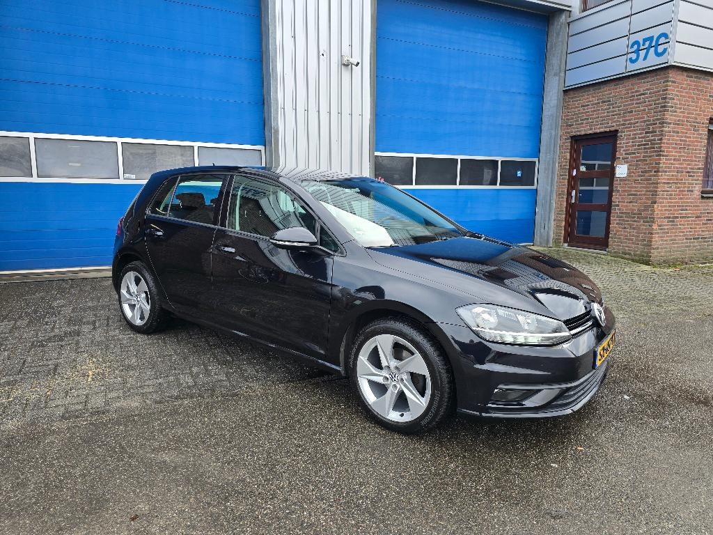 Vw Golf 7  5D android/apple Carplay Pdc LMV nieuwe Apk!, Auto's, Stof, Zwart, Bedrijf, Handgeschakeld