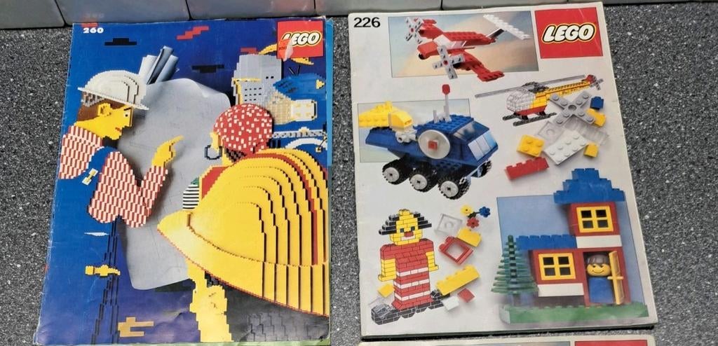 2 stuks lego boeken 226 en 260, Kinderen en Baby's, Speelgoed | Duplo en Lego, Ophalen of Verzenden, Gebruikt, Losse stenen, Lego
