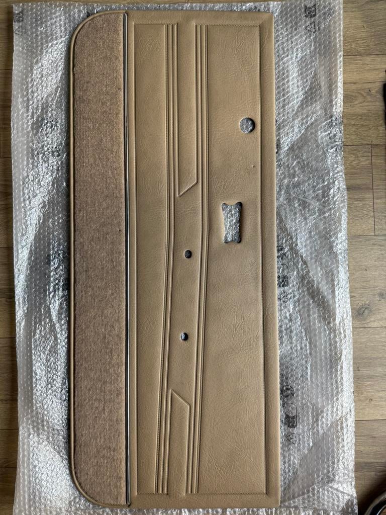 Nieuw rechter deurpaneel VW Golf / Golf 1 cabrio 1 NOS, Ophalen of Verzenden, Nieuw