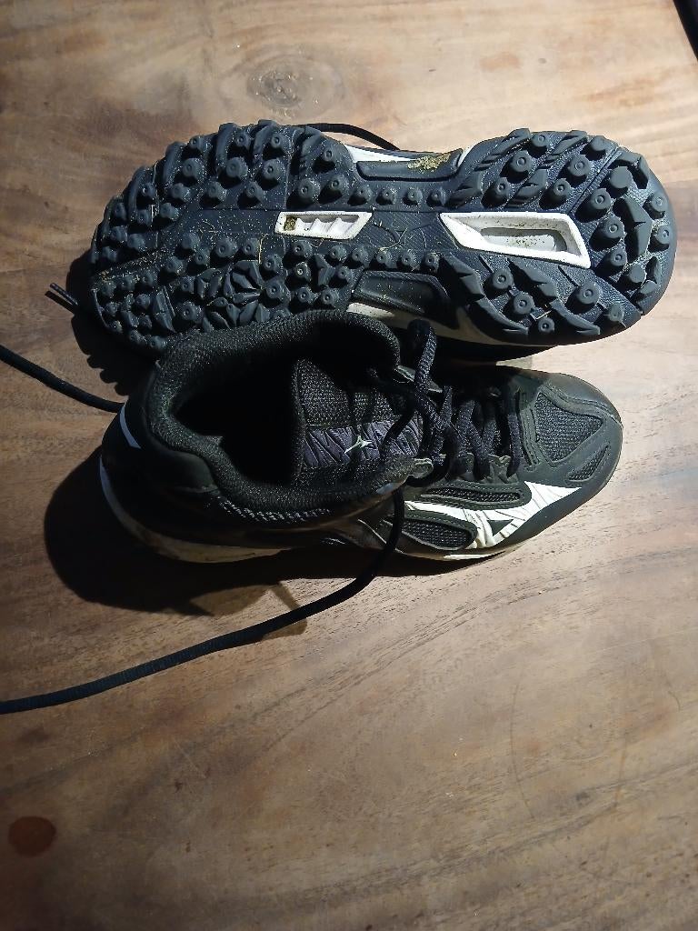 Sportschoenen voor kunstgras, Ophalen, Onbekend, Gedragen, Sportschoenen