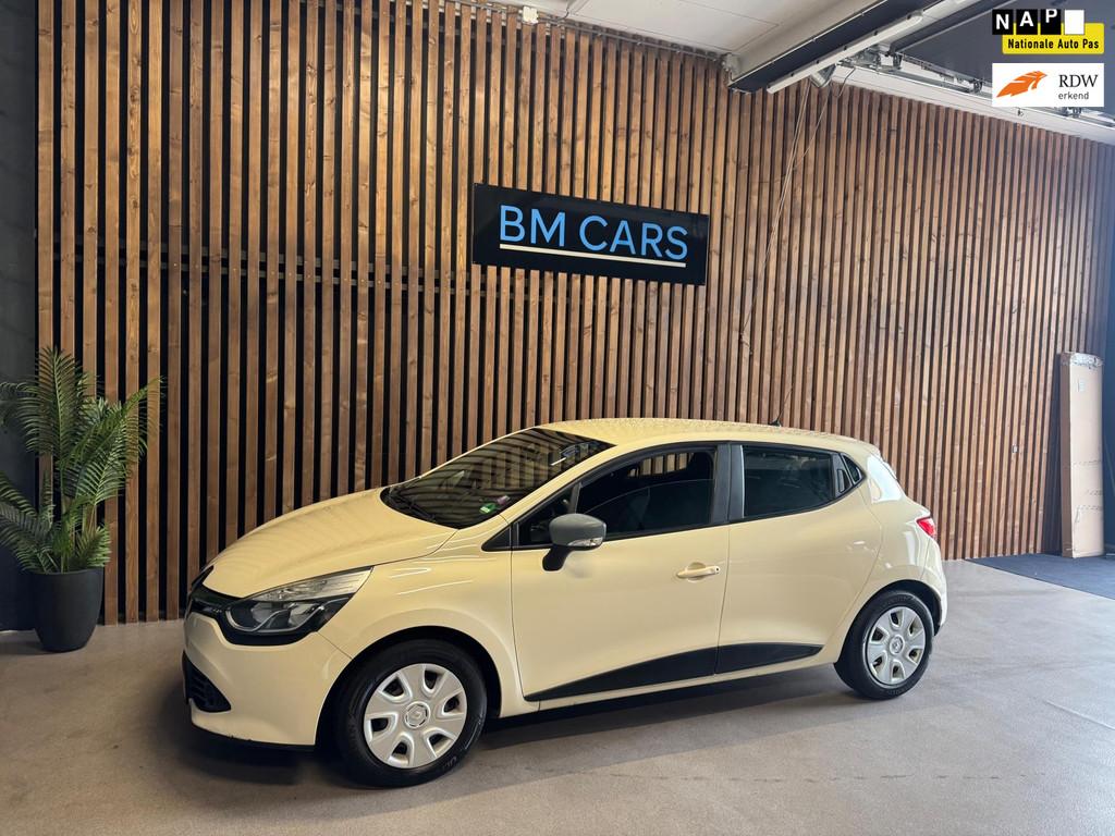 Renault Clio 0.9 TCe Eco2 Expression Airco, Trekhaak, Naviga, Voorwielaandrijving, 898 cc, Euro 6, Bruin