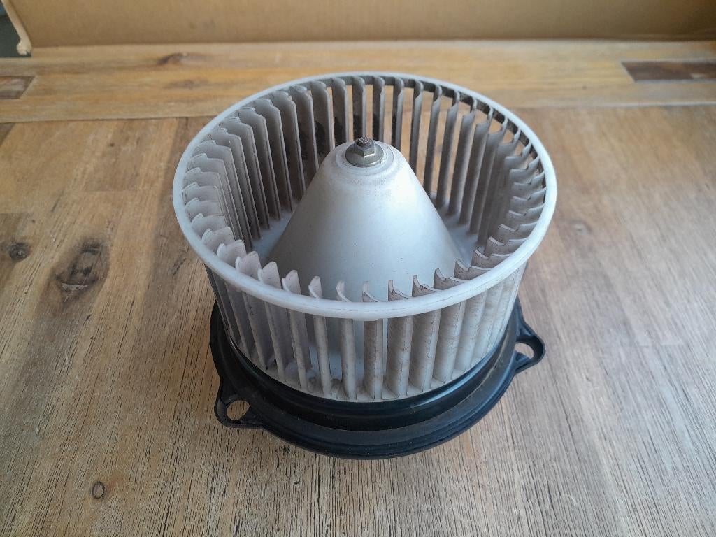 KACHELMOTOR / VENTILATIEMOTOR - TOYOTA STARLET P9 / EP9, Verzenden, Gebruikt, Toyota
