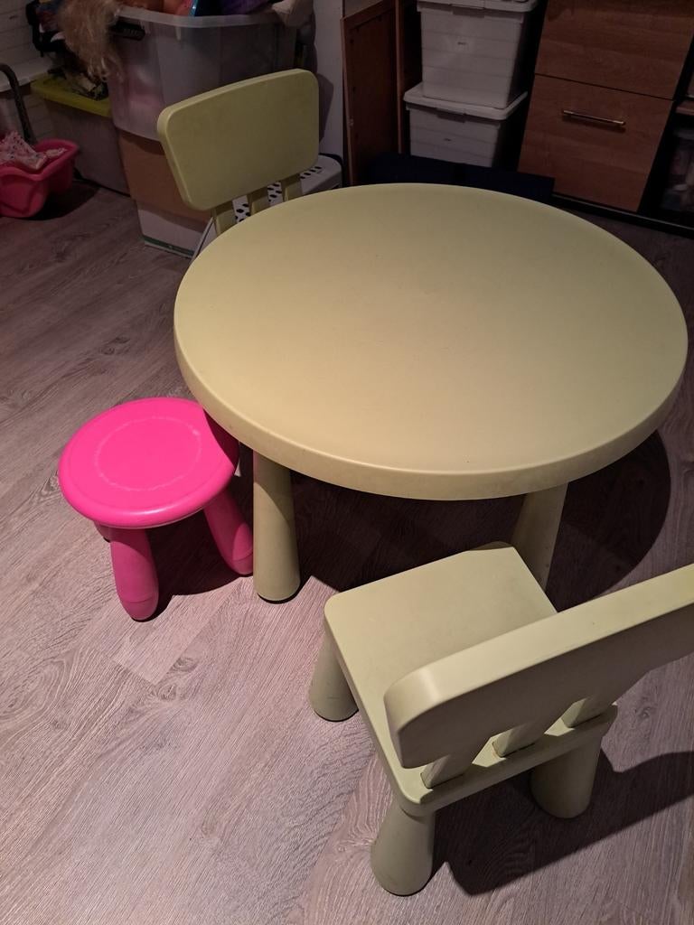 Ikea tafel met 3 stoelen en 1 krukje, Ophalen, Gebruikt, Tafel(s) en Stoel(en)