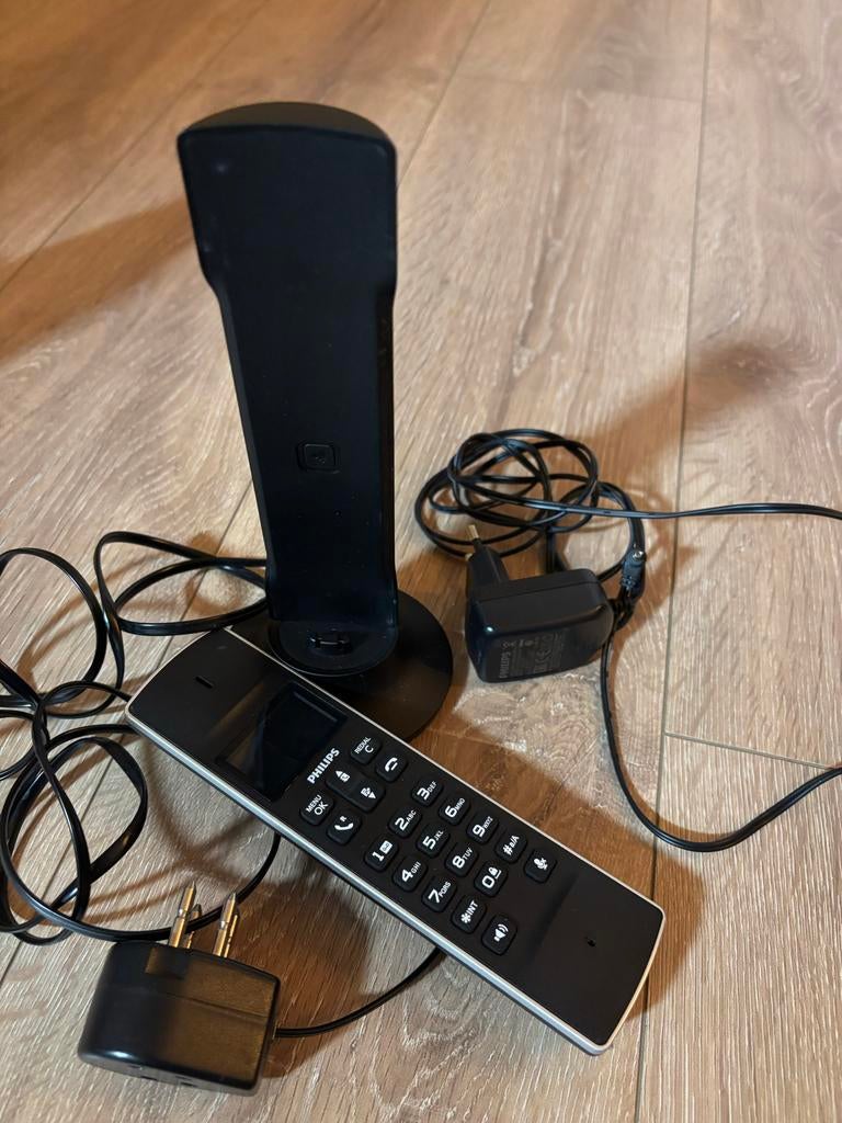 Philips huistelefoon met basisstation en oplader, Telecommunicatie, Vaste telefoons | Handsets en Draadloos, Ophalen of Verzenden