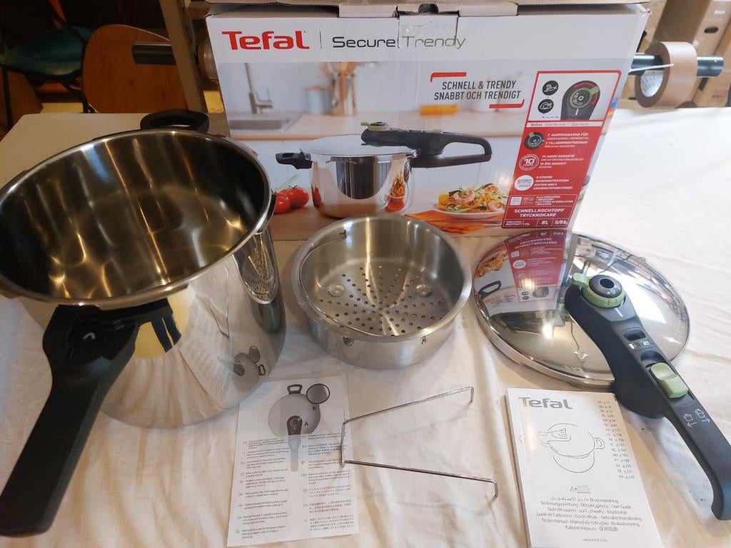 Snelkookpan Tefal 8 liter nooit gebruikt OOK VOOR INDUCTIE!!, Kookpan of Snelkookpan, ., Nieuw, Ophalen of Verzenden