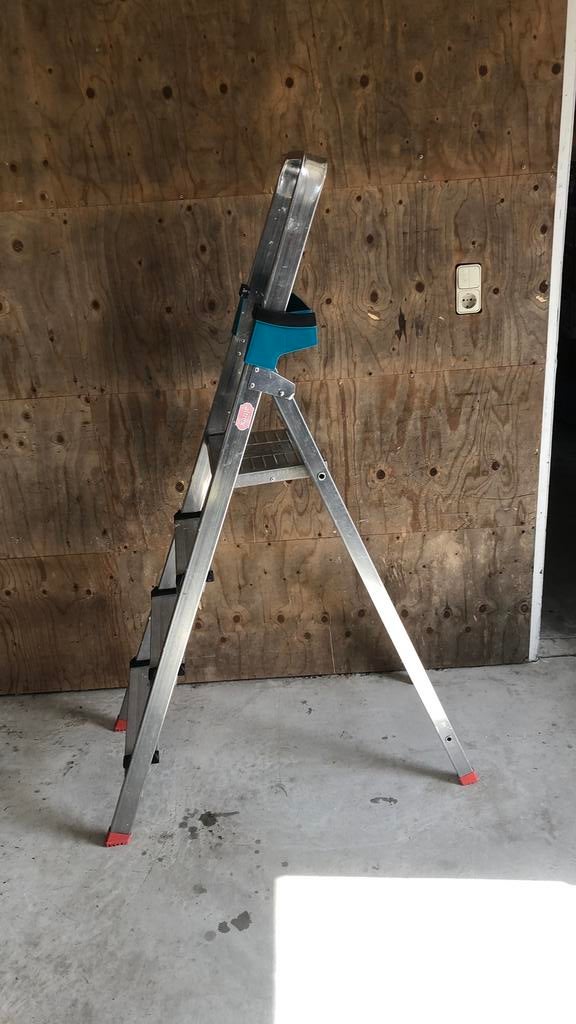 Altrex trapje, Ophalen, Zo goed als nieuw, Minder dan 2 meter