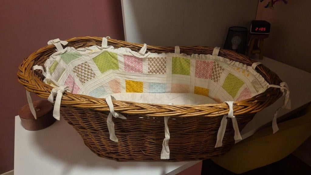 Mozes wiegje vintage, Huis en Inrichting, Woonaccessoires | Schalen en Manden, Ophalen, Mand, Zo goed als nieuw, Riet