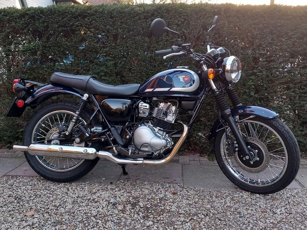 KAWASAKI W230 / MEGURO 2025 SLECHTS 740 KILOMETER!