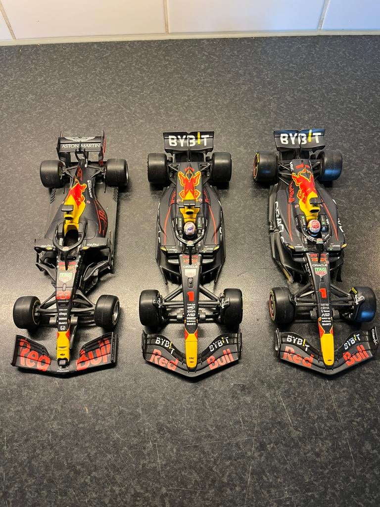3x Red bull max Verstappen miniatuur jumbo, Hobby en Vrije tijd, Modelauto's | 1:24, Ophalen, Zo goed als nieuw, Auto, Bburago