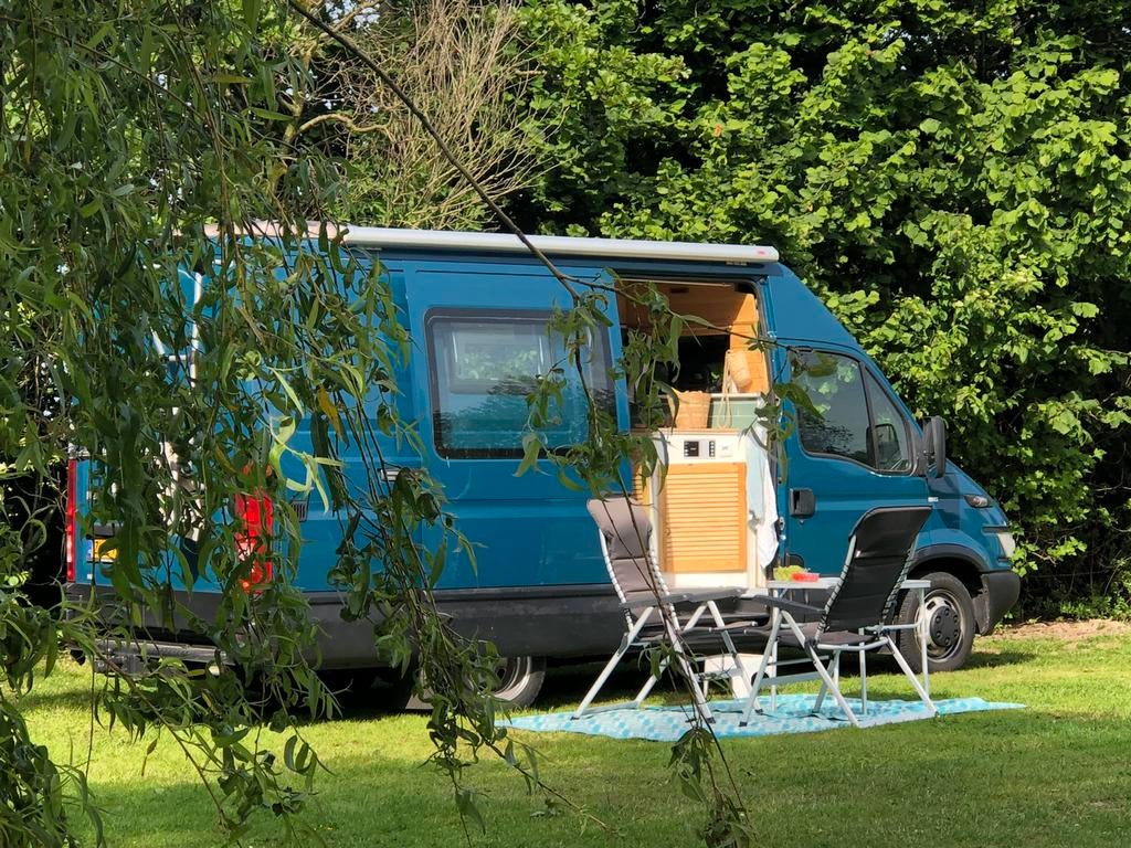 Te koop: stoere karaktervolle Iveco daily buscamper, Caravans en Kamperen, Campers, Overige merken, Chemisch toilet, Tot en met 2