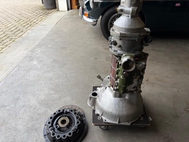 Austin-Healey BJ8 centershift Overdrive versnellingsbak, Ophalen