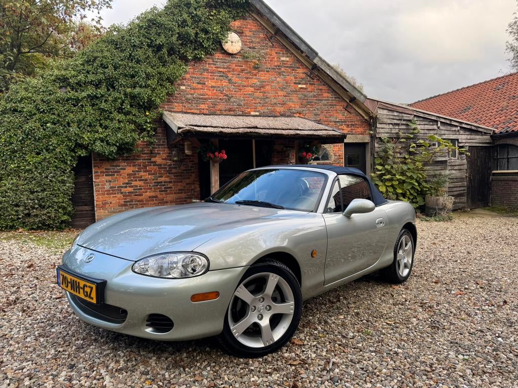 Mazda MX-5 1.6 I Grijs, Hardtop, Stoelverwarming, nwe APK, 13 km/l, Achterwielaandrijving, 40 €/maand, 4 cilinders