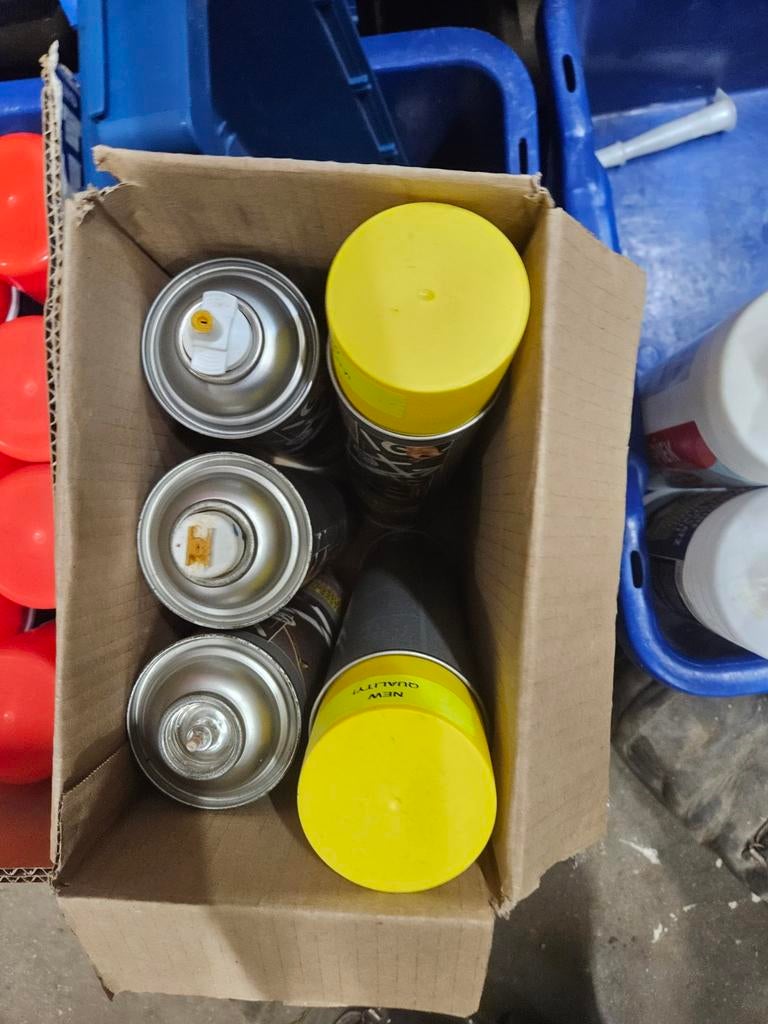 5 bussen gele markeerspray, Ophalen of Verzenden