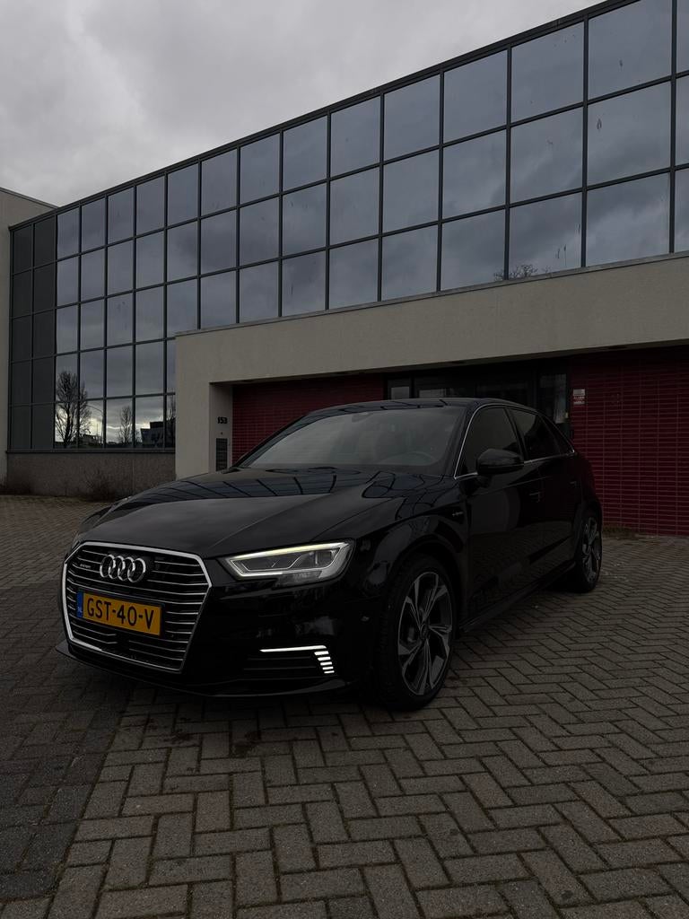 Audi A3 1.4 Tfsi 204pk E-tron S Tronic 2017 Zwart, Auto's, Zwart, 4 cilinders, Zwart, 1395 cc