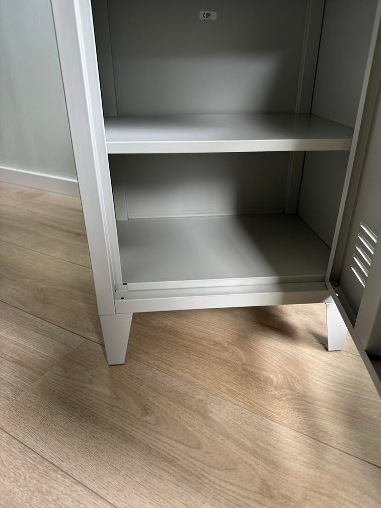 Locker kastje, Ophalen of Verzenden, Gebruikt