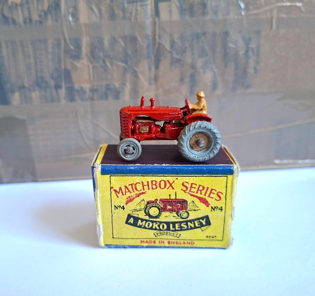 Matchbox 4 massey harris A model, Ophalen of Verzenden, Bus of Vrachtwagen, Matchbox