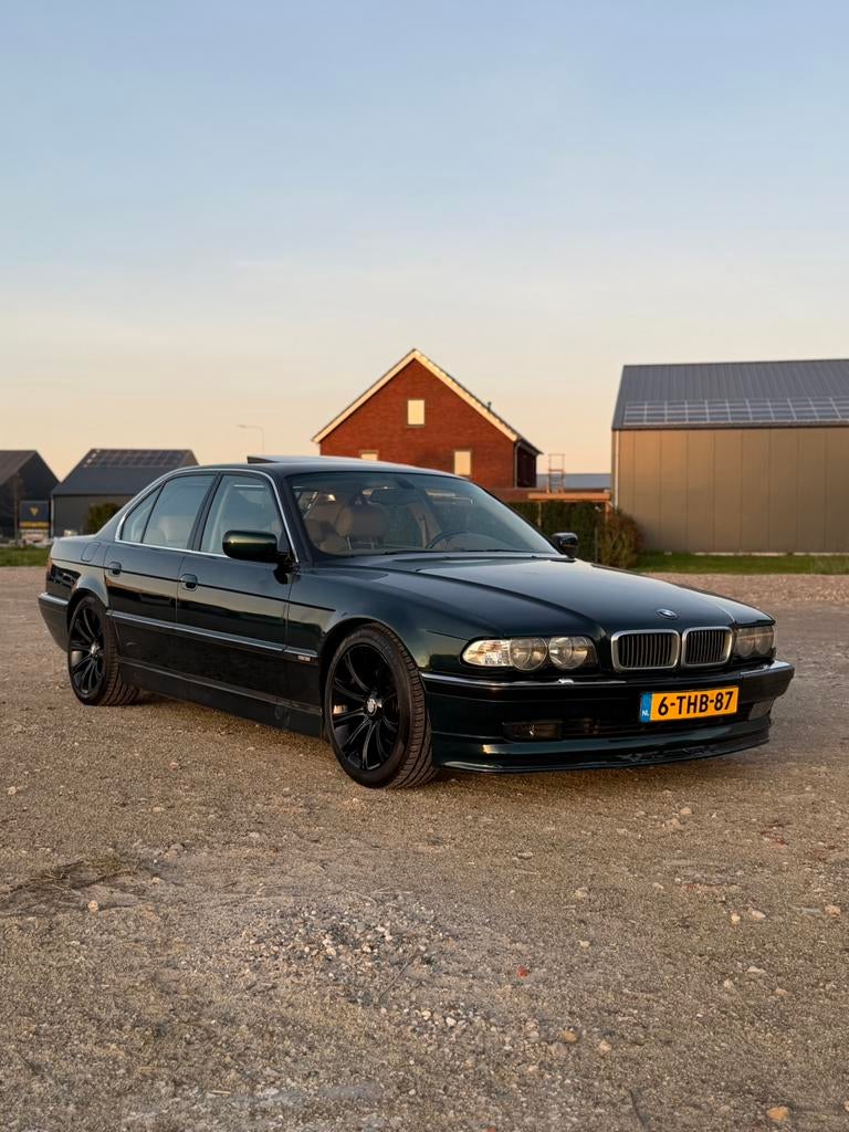 BMW 740i E38 Oxford groen, Auto's, Automaat, Achterwielaandrijving, 8 cilinders, Bruin