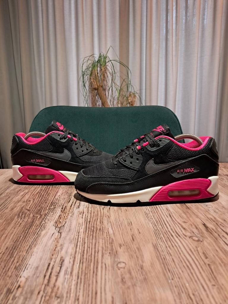 Nike Air Max 90 Premium 'Pink Foil' Size 38, Kleding | Dames, Schoenen, Zo goed als nieuw, Sneakers of Gympen, Zwart, Ophalen of Verzenden