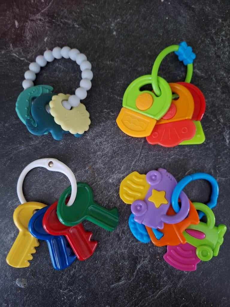 Diverse babyspeeltjes: rammelaars, bijtringen en meer!, Ophalen of Verzenden, Gebruikt, Rammelaar, Met geluid