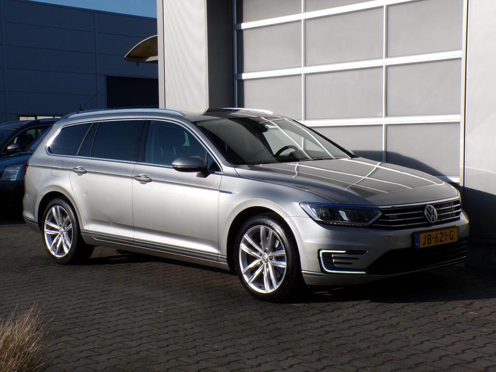 Volkswagen Passat Variant 1.4 TSI GTE Highline Panodak/Stoel, Auto's, Volkswagen, Gebruikt, 1600 kg, 93 €/maand, Zilver of Grijs