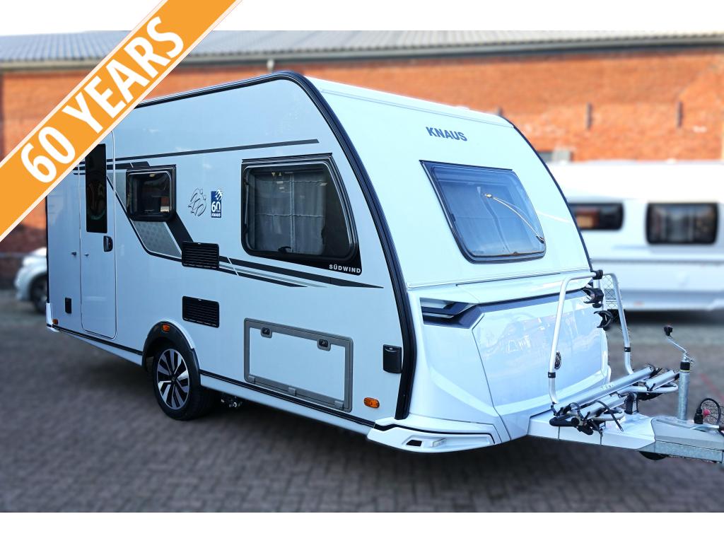 Knaus Sudwind 60 Years 420 QD Mover VT Fietsrek TV Vol, Caravans en Kamperen, Bedrijf, Treinzit, 4 tot 5 meter, Knaus