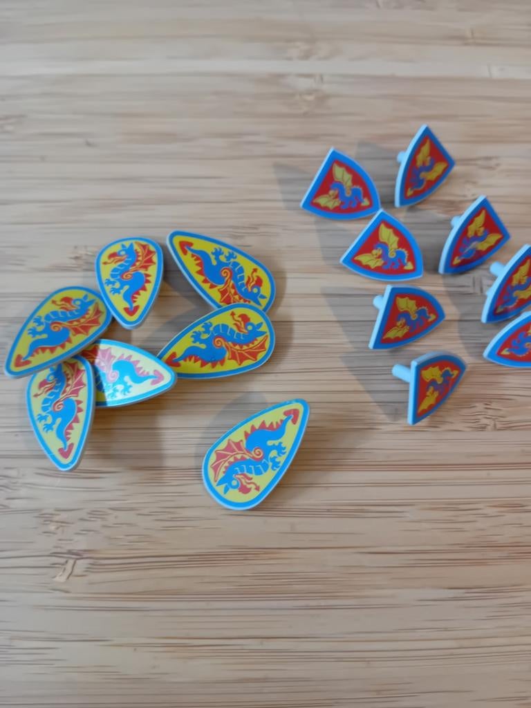 Lego schilden uit 6086, Ophalen of Verzenden, Zo goed als nieuw, Losse stenen, Lego