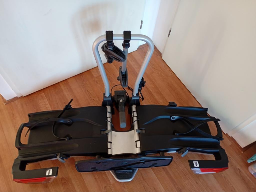 Thule Easyfold 931 Fietsendrager met een thule Oprijgoot, Ophalen, Elektrische fiets, Zo goed als nieuw, 2 fietsen