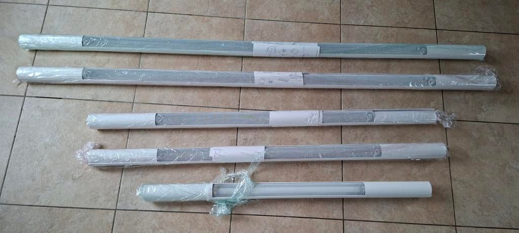 5 stuks nieuwe Lumiance kantoorlampen., Ophalen