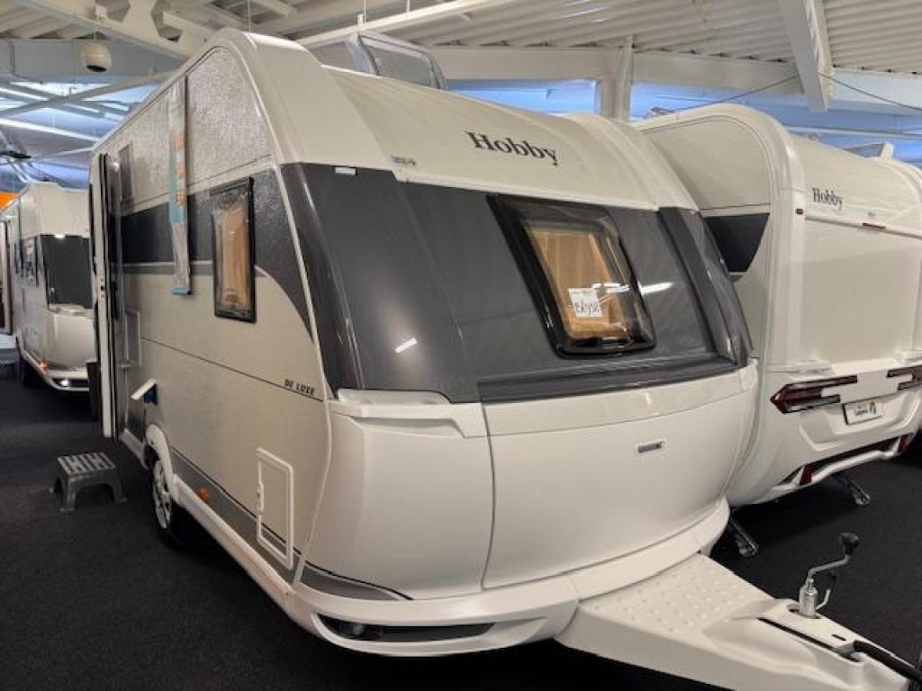 Hobby De Luxe 400 SFE 2026 BLACKLINE ACTIE!!!, Caravans en Kamperen, Caravans, Bedrijf, Treinzit, Tot en met 3, Schokbreker