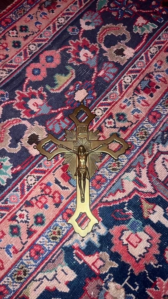 Brons gouden kruis, Ophalen