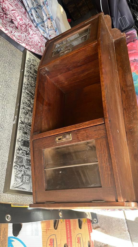 Bijbel kastje, Ophalen, Zo goed als nieuw