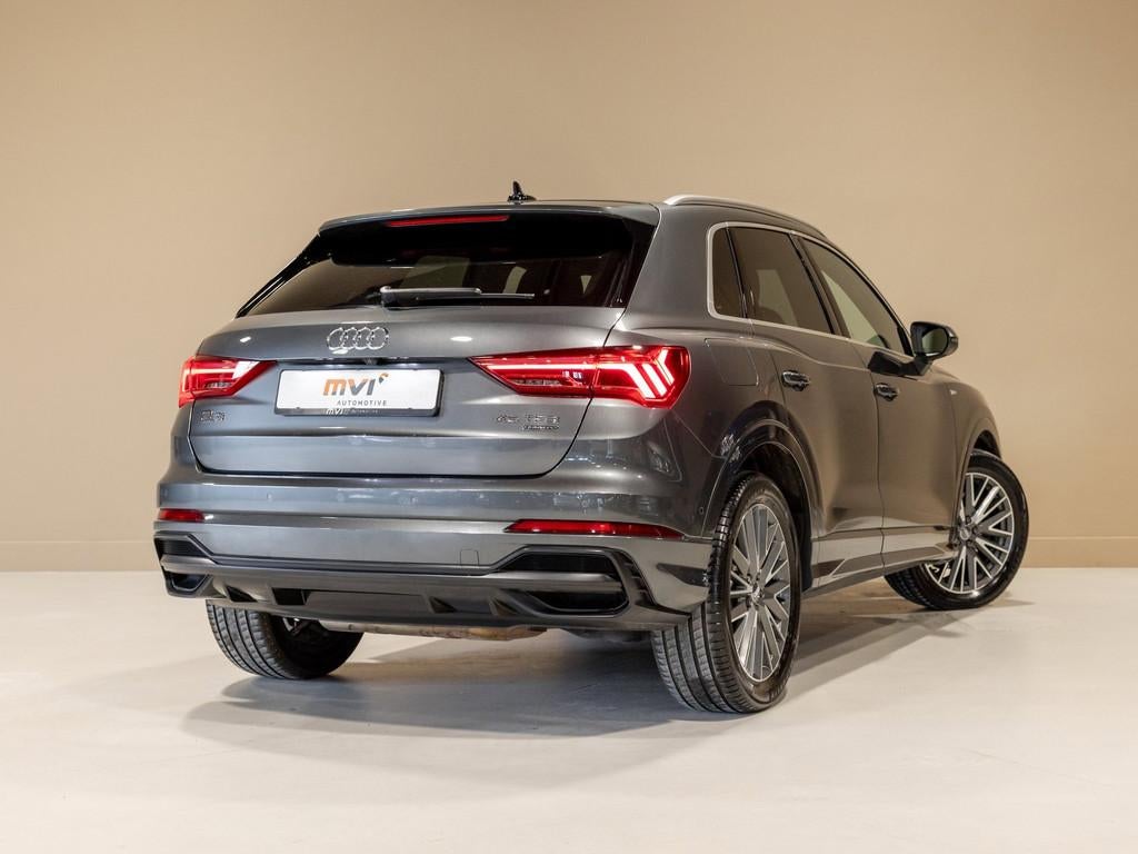 Audi Q3 45 TFSI quattro 2x S Line / 230pk / Panorama dak / B, Gebruikt, 14 km/l, Bedrijf, Vierwielaandrijving