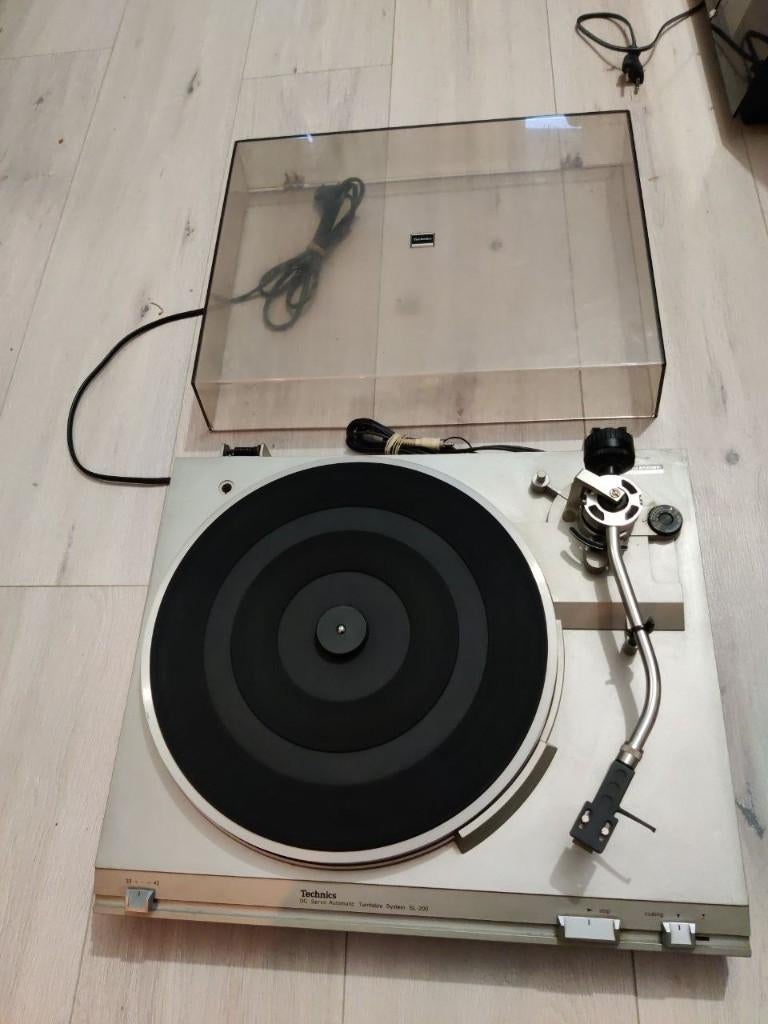 Technics SL 200 platenspeler, Audio, Tv en Foto, Platenspelers, Gebruikt, Overige merken, Ophalen of Verzenden