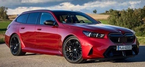 BMW M5 Touring '25, rood/GT Spirit/1:18