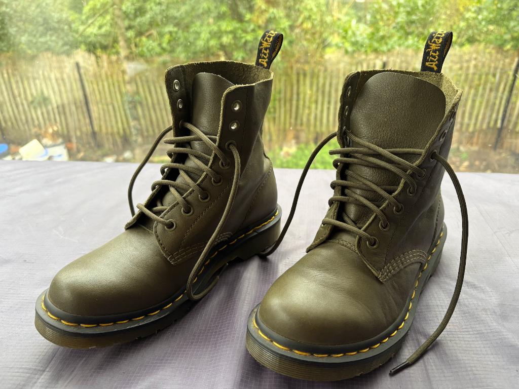 dr. martens pascal khaki 38, Kleding | Dames, Schoenen, Overige kleuren, Ophalen of Verzenden, Dr. Martens, Zo goed als nieuw