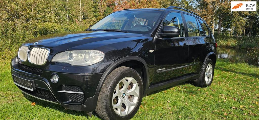 BMW X5 XDrive40d lage kms Voll gereviseerde motor, Euro 5, X5, 255 €/maand, Zwart