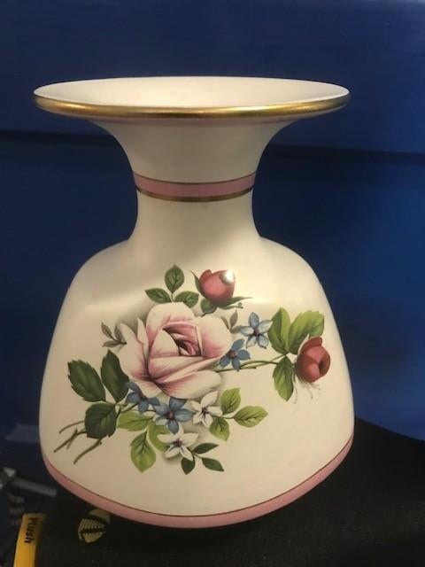 vaasje 'Flora Gouda Holland', Gebruikt, Overige kleuren, Aardewerk of Porselein, Ophalen of Verzenden