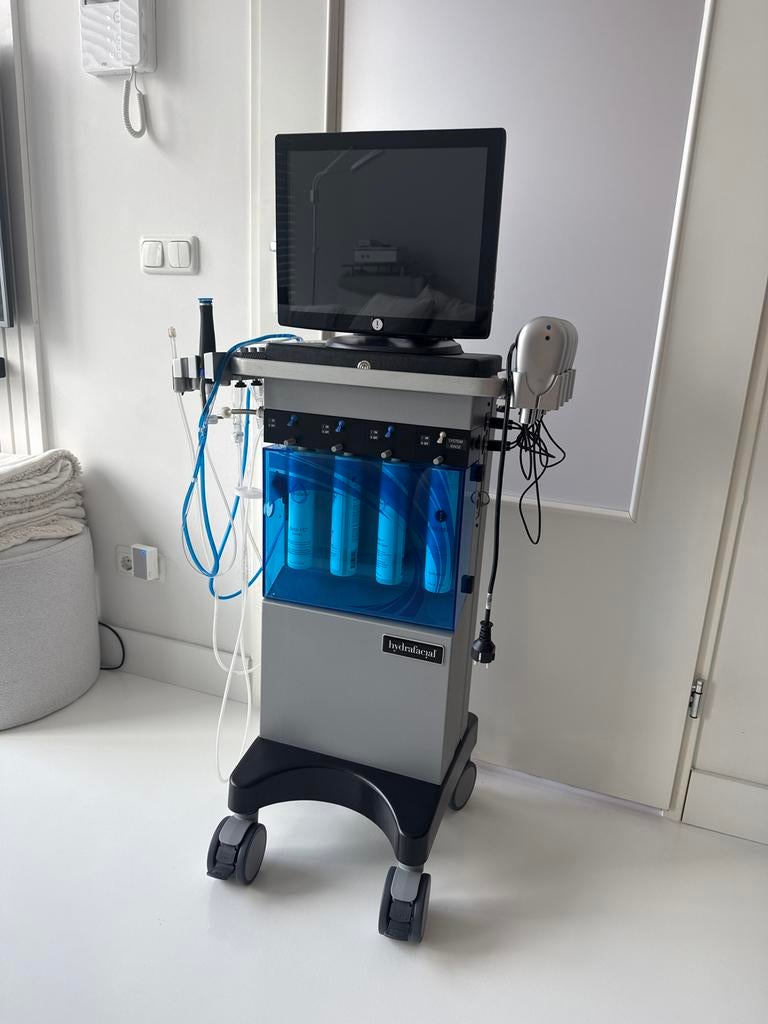 Hydrafacial Tower Elite met nieuw handstuk, Ophalen, Zo goed als nieuw, Gehele gezicht, Reiniging