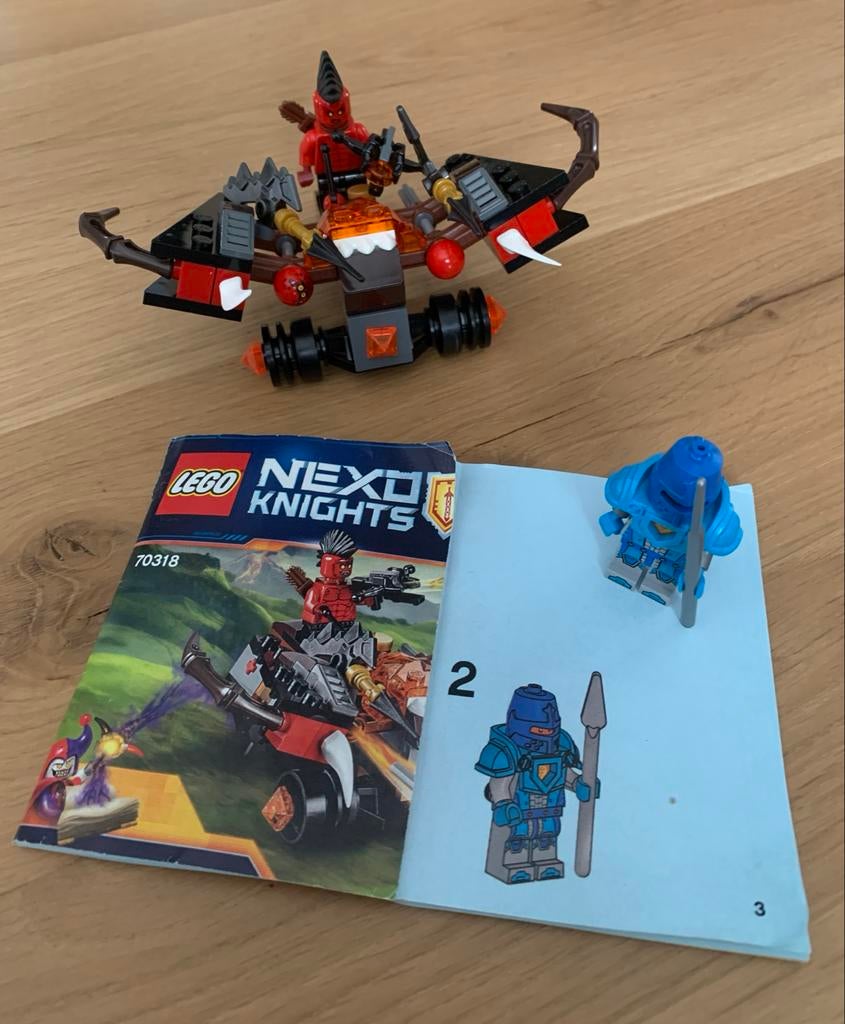 LEGO Nexo Knights 70318: Globlin Katapult met minifiguren, Gebruikt, Lego, Ophalen of Verzenden, Complete set