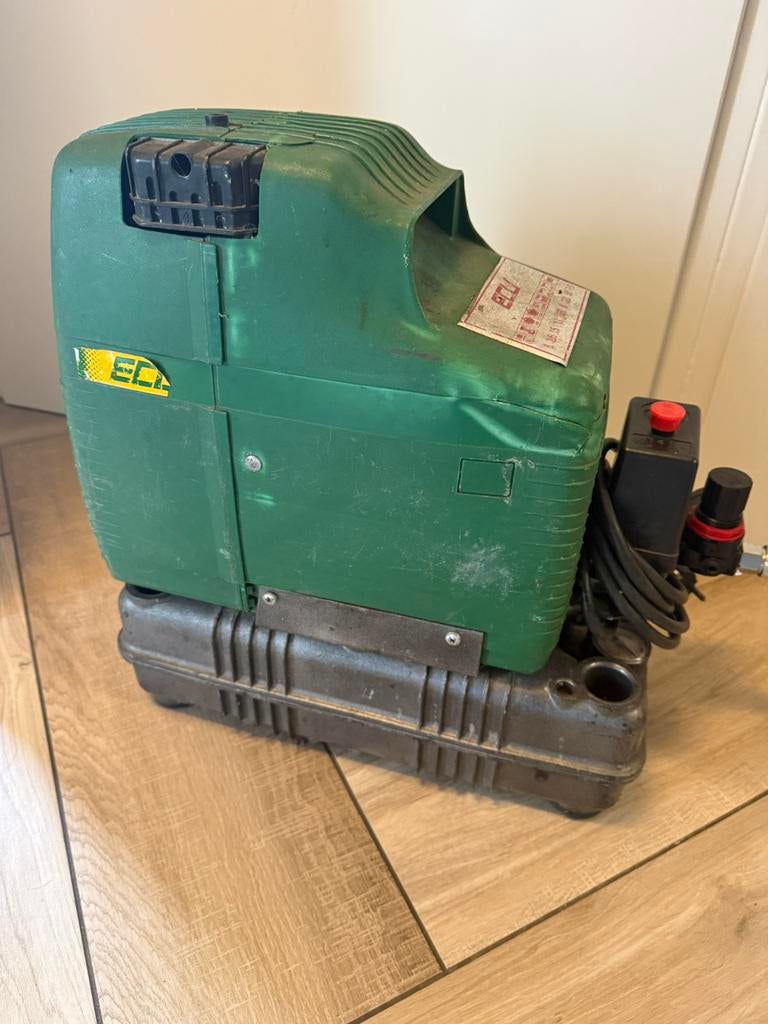 Professionele compacte ECU compressor., Doe-het-zelf en Verbouw, Compressors, Minder dan 25 liter, Ophalen of Verzenden, Zo goed als nieuw