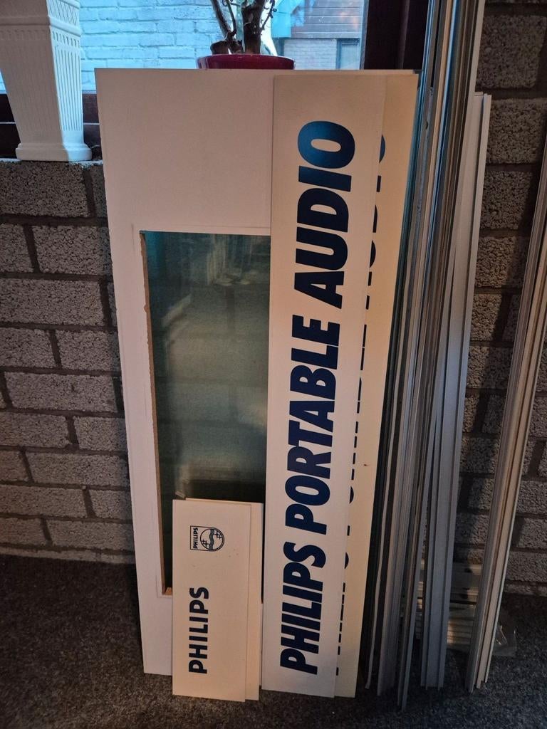 Philips Vitrinekast - Ideaal voor de Verzamelaar, Ophalen, Gebruikt