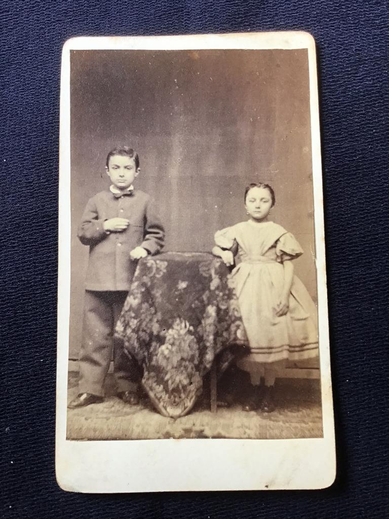 CDV, Broertje Zusje, zeer oud, dun karton, Carte de Visite, Gebruikt, Foto, Ophalen of Verzenden, Voor 1940