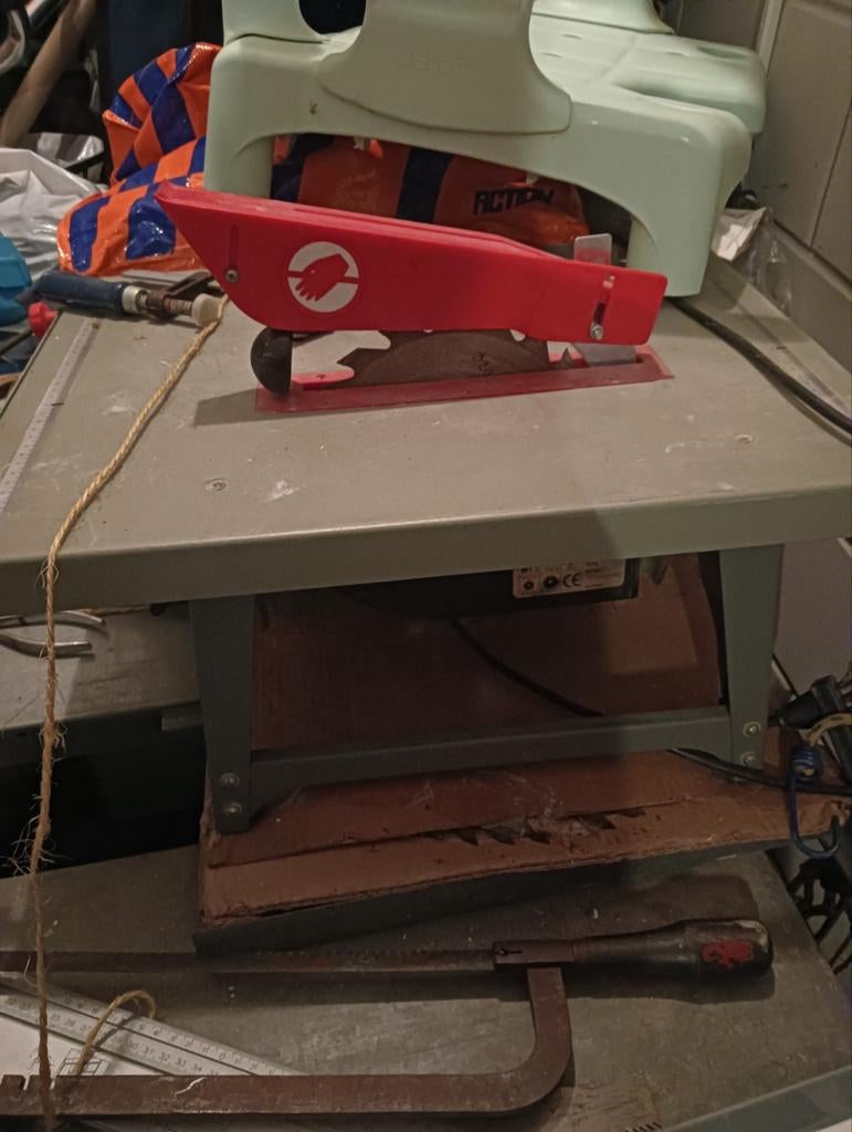 Tafel zaagmachine 1 keer gebruikt, Doe-het-zelf en Verbouw, Gereedschap | Zaagmachines, Cirkelzaag, Ophalen of Verzenden, Zo goed als nieuw