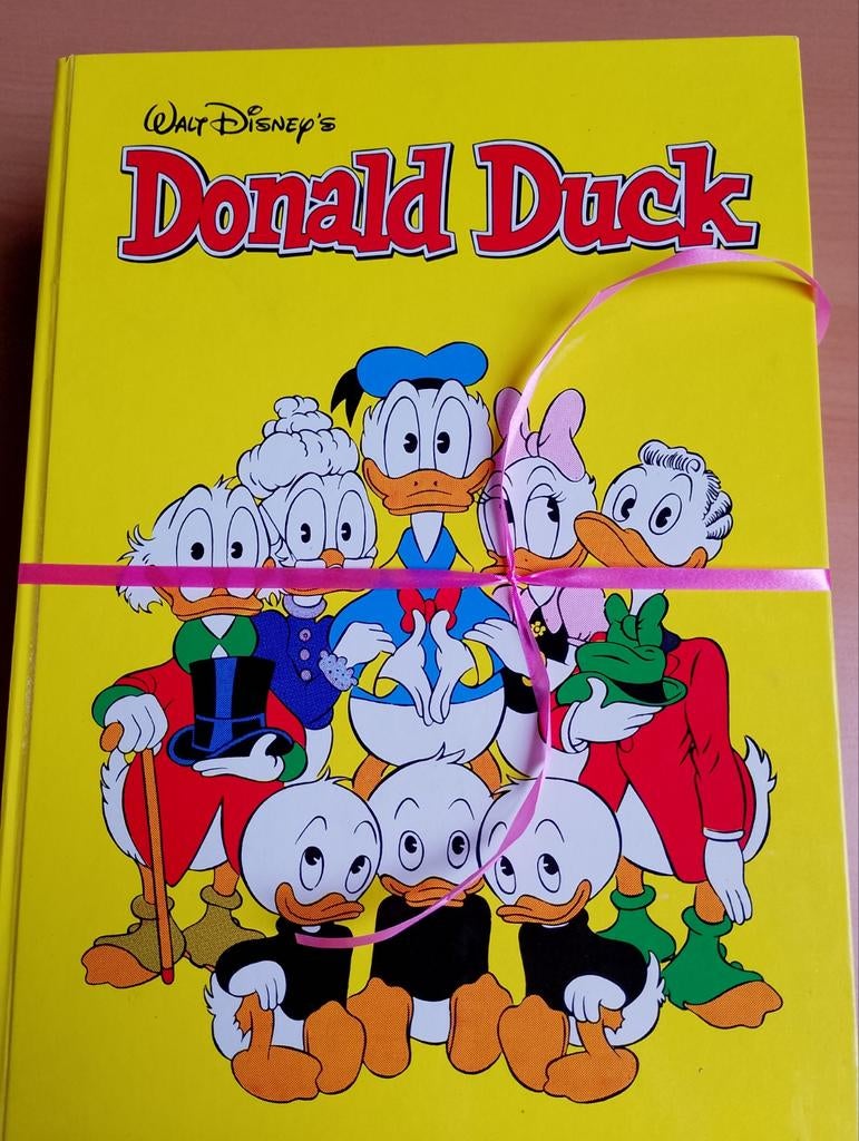 Donald duck verzamel map 1 en 2 jaartal 1997, Meerdere stripboeken, Ophalen, Gelezen