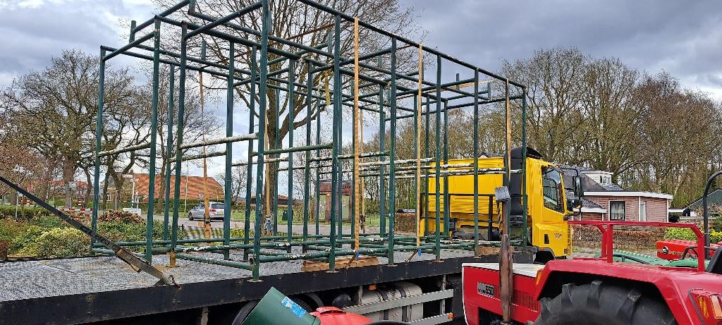 Kippenren, Verzenden, Nieuw