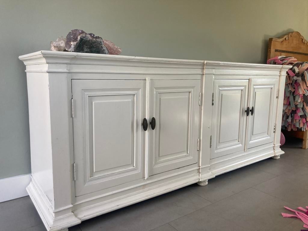 Witte buffetkast met deuren, Huis en Inrichting, Kasten | Buffetkasten, Ophalen, Gebruikt, 100 tot 150 cm, 200 cm of meer