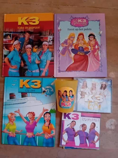7 meidengroep k3 dvd - 3 boeken - 4 cd's - 1 beker 1 stoel, Ophalen of Verzenden, Gebruikt, Overige typen